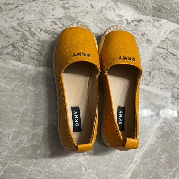 Dkny shoes - Picture 2 of 3